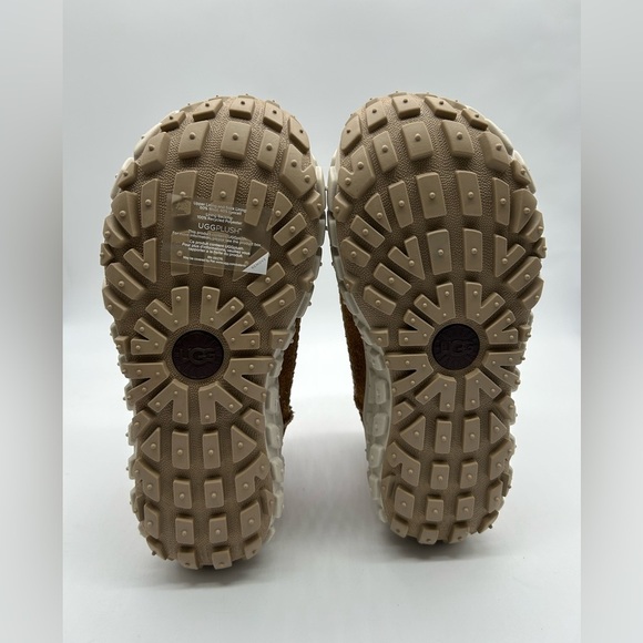 UGG Chestnut Suede Platform Boots Women 6 / Men 5 / New without Box - Picture 8 of 9